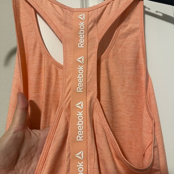 Reebok Active Fearless Tank Top Activewear Racerback Coral Size Medium Workout - Picture 8 of 9